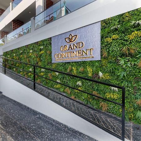 Grand Continent Morjim Hotel Exterior photo
