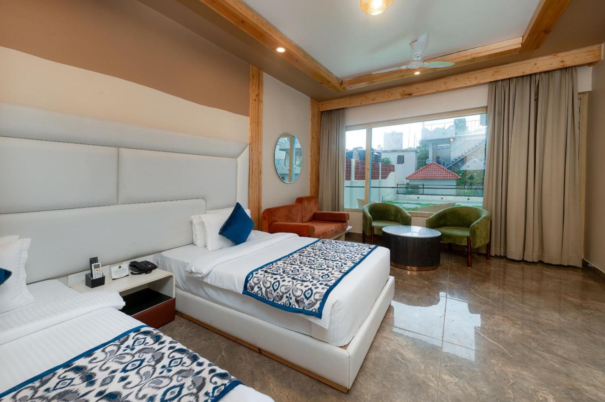 Grand Continent Morjim Hotel Exterior photo
