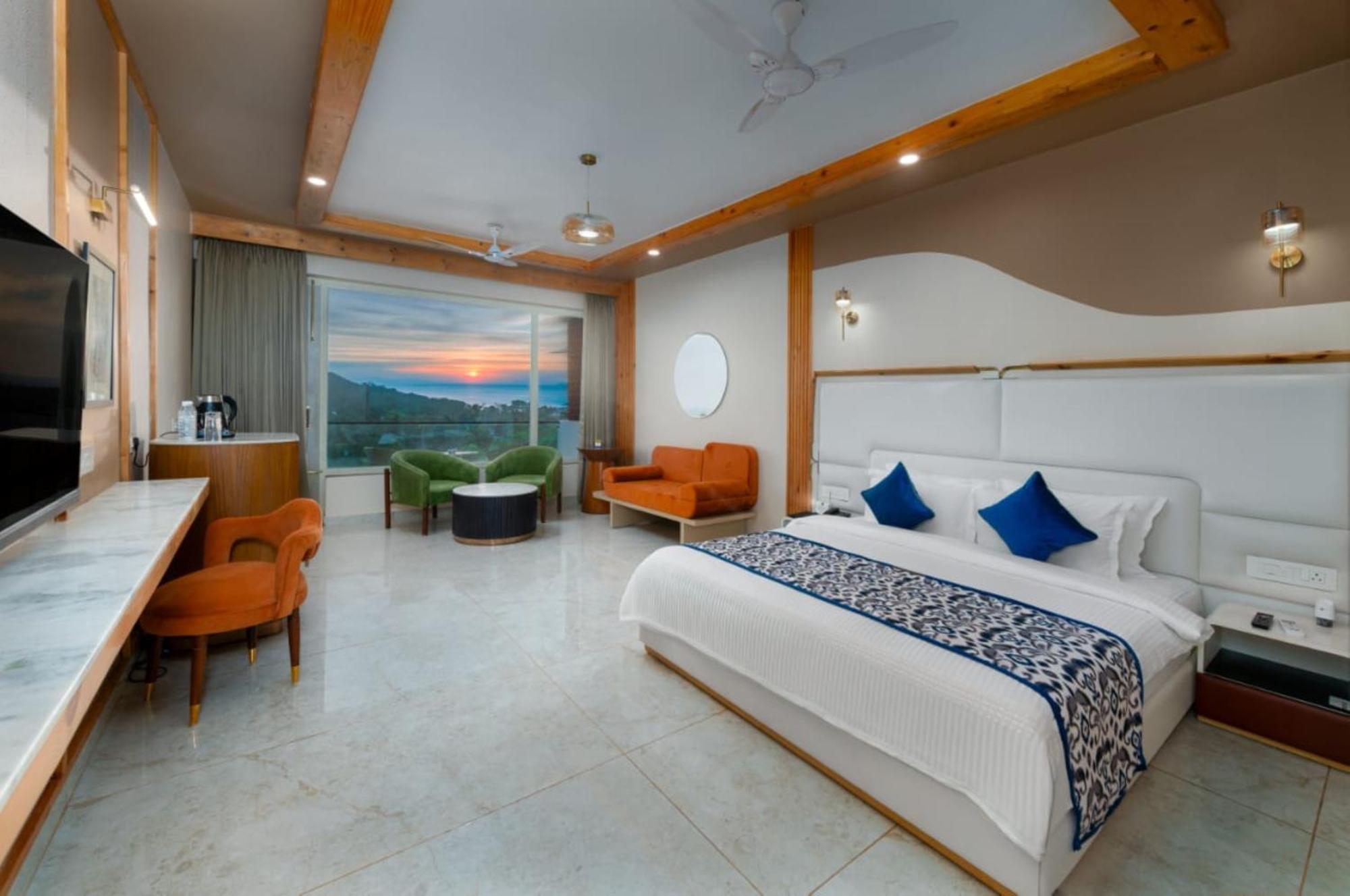 Grand Continent Morjim Hotel Exterior photo