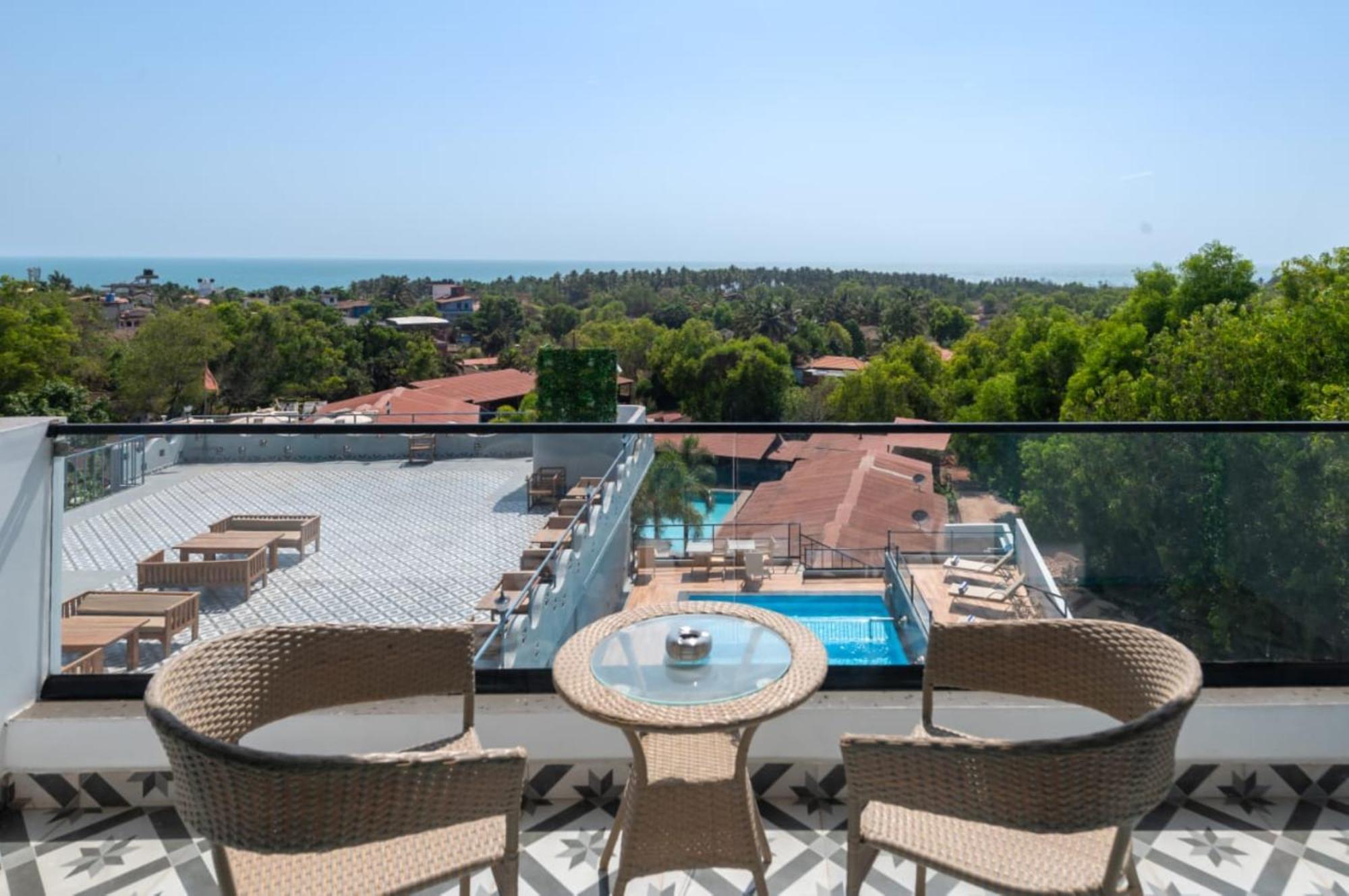 Grand Continent Morjim Hotel Exterior photo